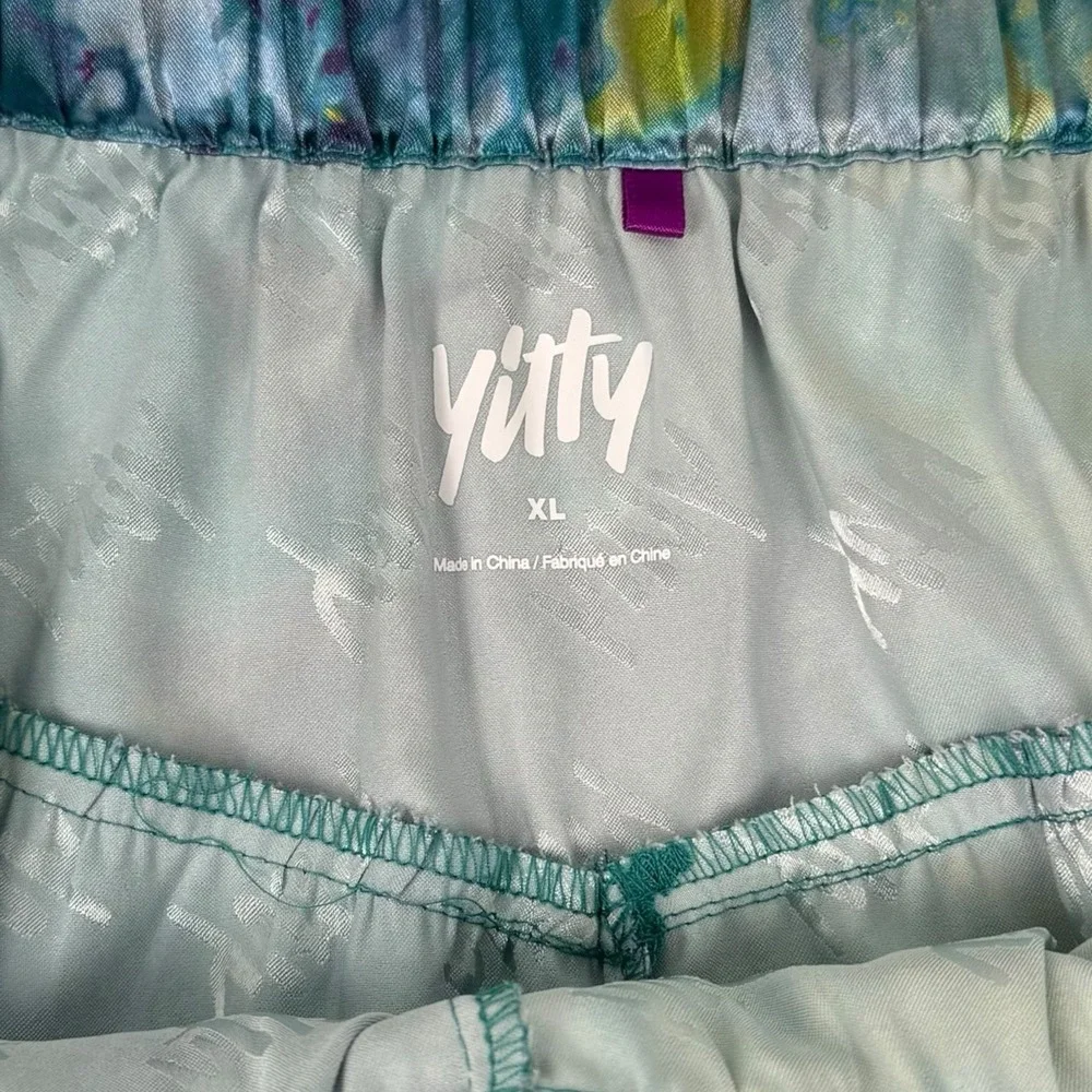 Yitty Women's‎ Sattin Lizzo Pretty Flowy  Floral Short Water Color Size XL 0054
